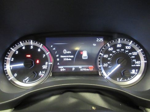 Used 2024 Toyota Highlander XLE image 21