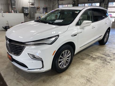 Used 2023 Buick Enclave Essence w/ LPO, Floor Liner Package AWD/4WD image 6