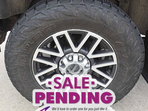 Used 2011 Ford F250 Lariat w/ Lariat Interior Pkg image 3