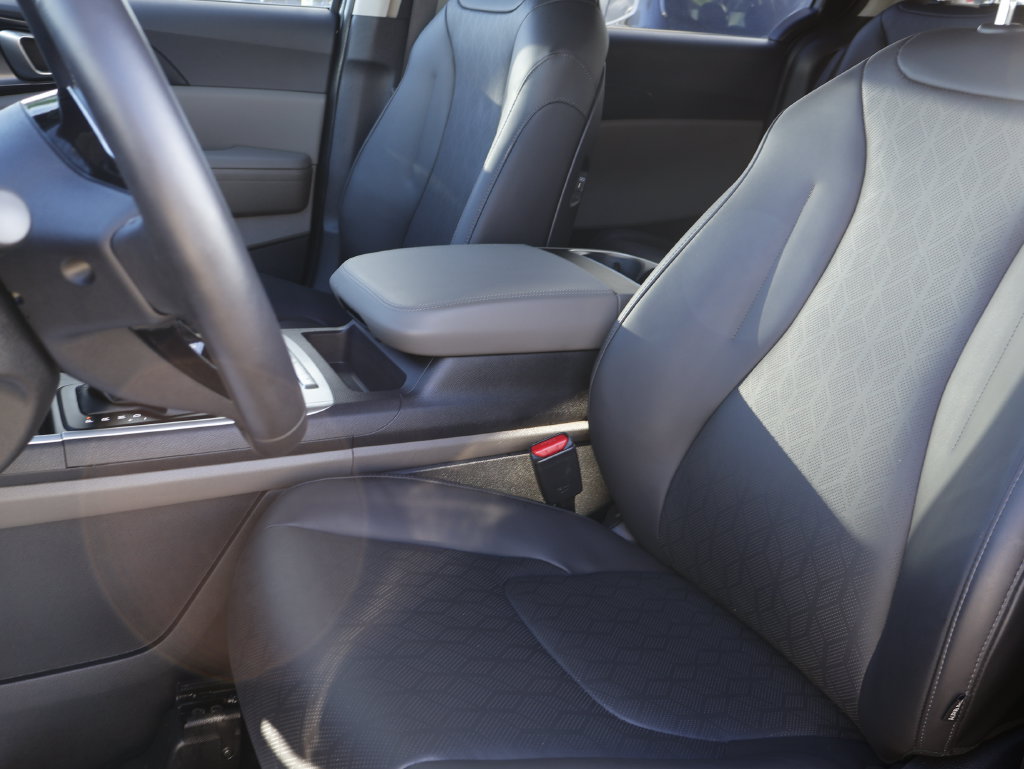Certified 2026 Kia Carnival FWD image 23