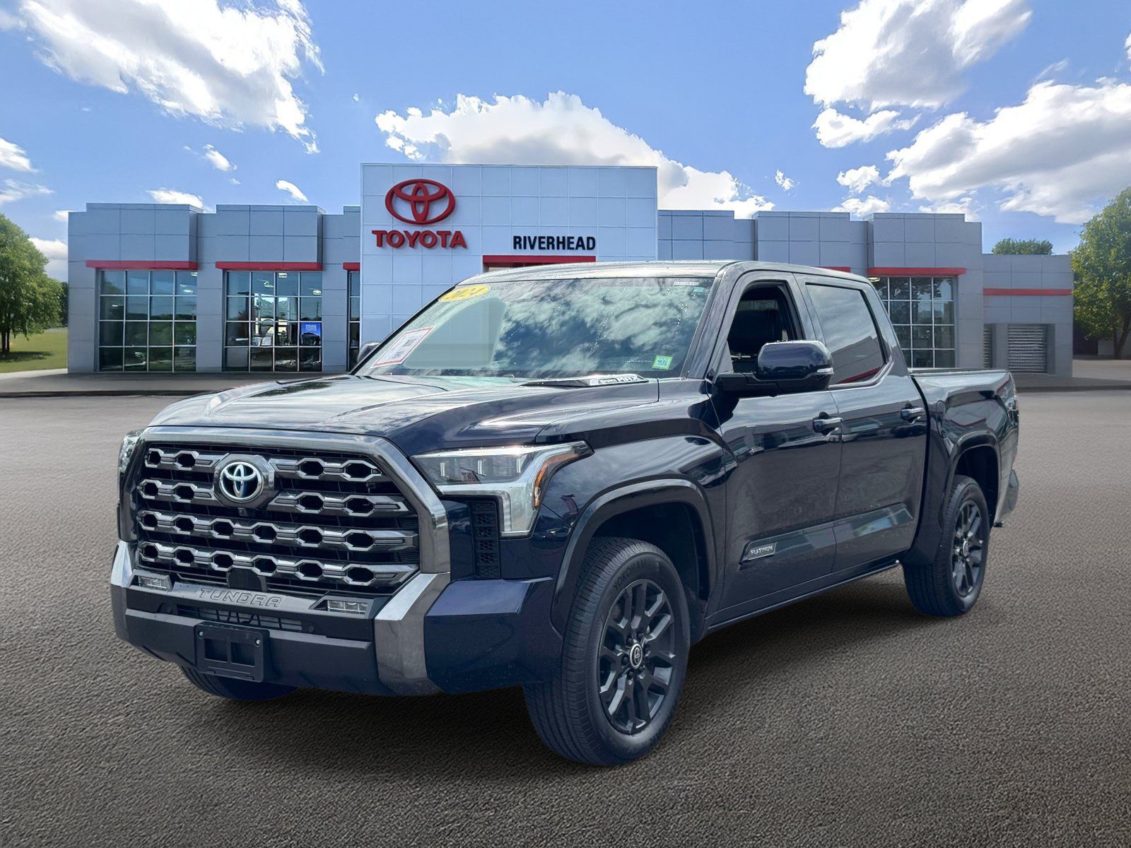 Certified 2024 Toyota Tundra Platinum AWD/4WD image 1