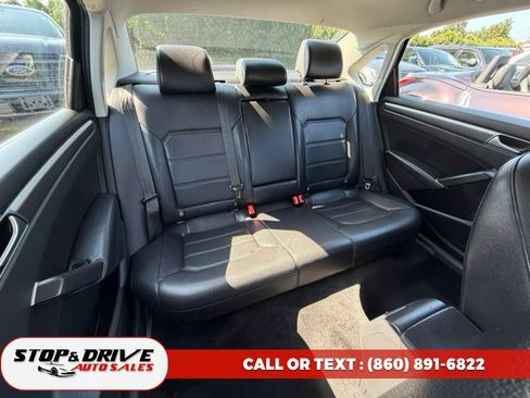 Used 2016 Volkswagen Passat 1.8T R-Line FWD image 18