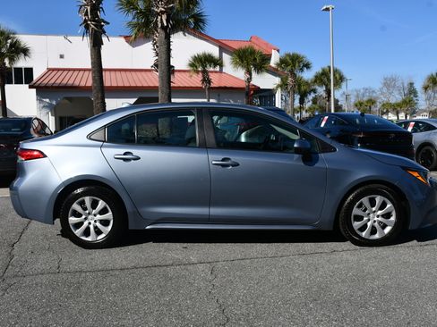 Used 2020 Toyota Corolla LE image 5
