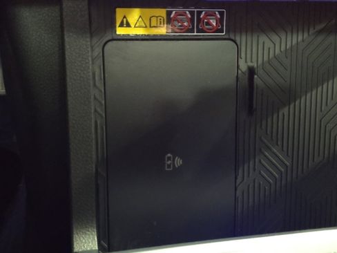 Used 2024 Toyota Tacoma TRD Off-Road image 13