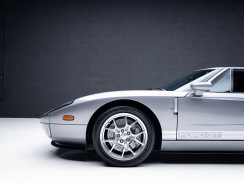 Used 2006 Ford GT image 20