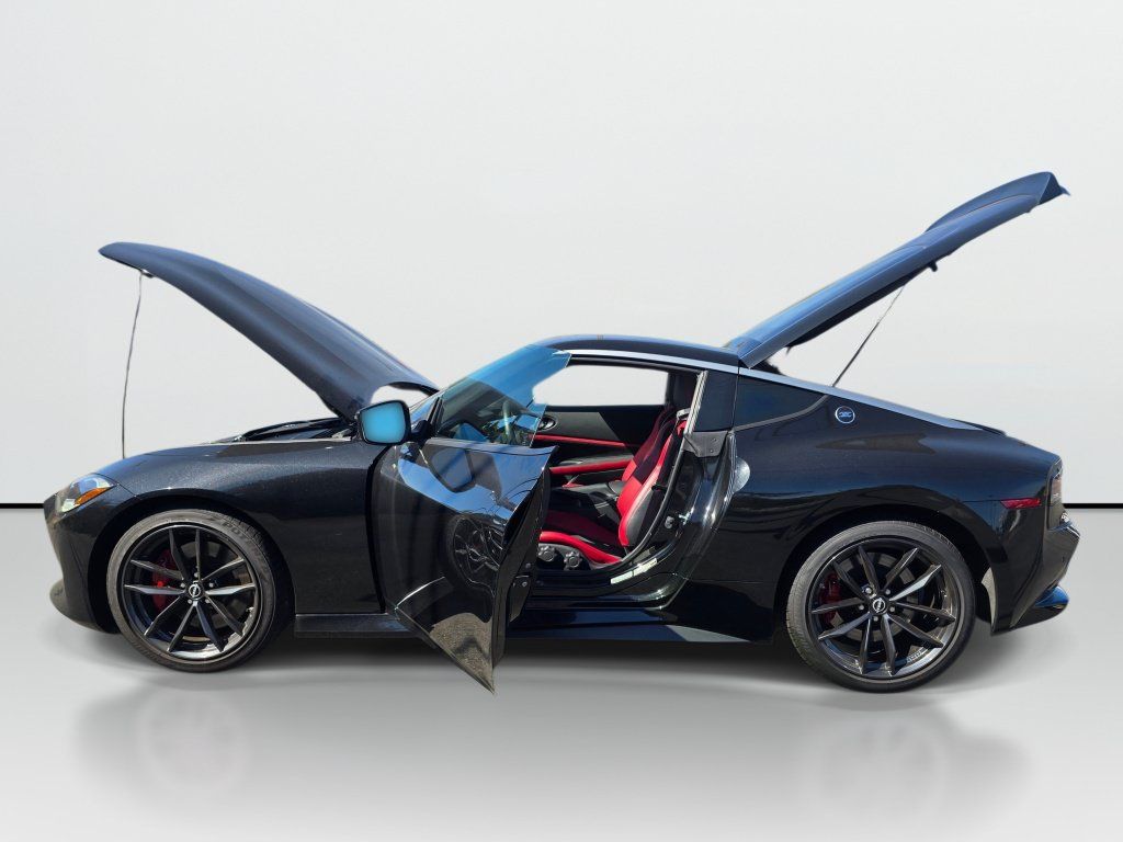 Used 2024 Nissan Z Performance w/ Floor Mat Package RWD image 9