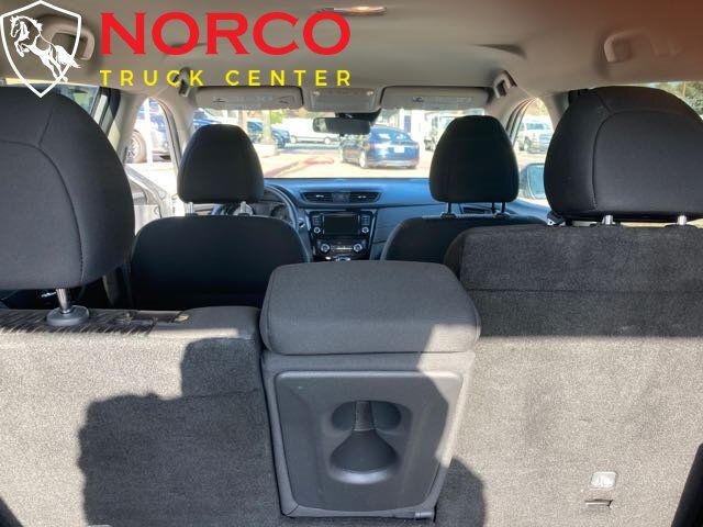 Used 2019 Nissan Rogue SV FWD image 18