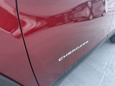 Used 2021 Jeep Cherokee Limited AWD/4WD image 12