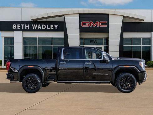 Used 2023 GMC Sierra 2500 Denali w/ Denali Black Diamond Edition image 8