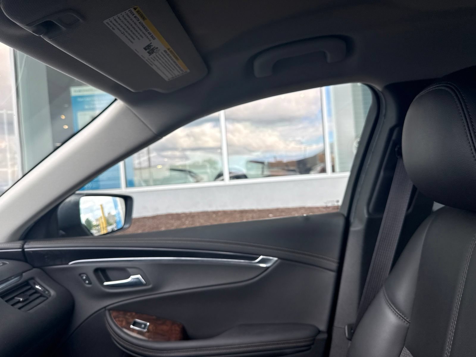 Used 2014 Chevrolet Impala LT w/ Convenience Package FWD image 24