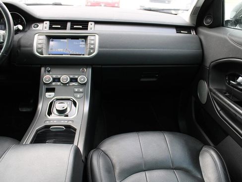 Used 2018 Land Rover Range Rover Evoque SE Premium image 13