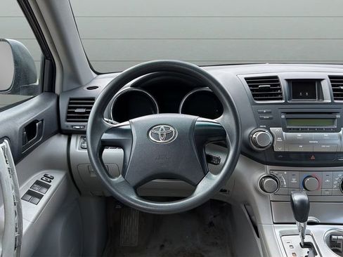 Used 2010 Toyota Highlander 4WD image 11