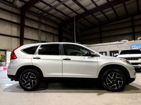 Used 2016 Honda CR-V SE image 4