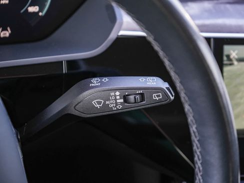 Used 2024 Audi Q8 e-tron Premium AWD/4WD image 36