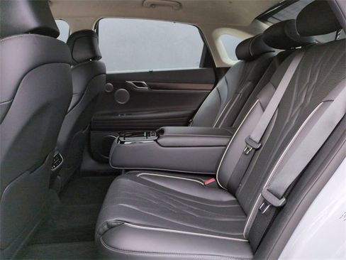Certified 2023 Genesis G80 Base image 12