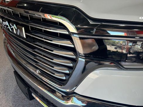 Used 2026 RAM 1500 Laramie AWD/4WD image 7