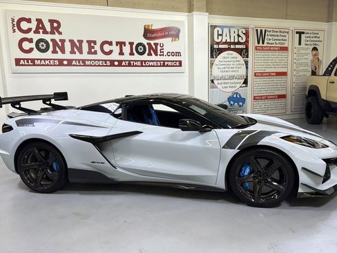 Used 2023 Chevrolet Corvette Z06 w/ Stealth Interior Trim Package image 15