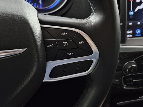 Used 2021 Chrysler 300 Touring w/ Sport Appearance Package RWD image 18