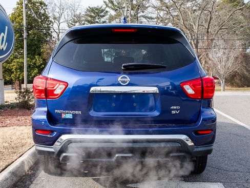 Used 2019 Nissan Pathfinder SV image 4