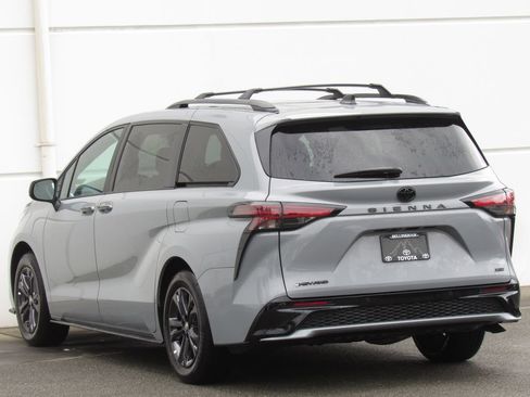 Used 2026 Toyota Sienna XSE AWD/4WD image 5