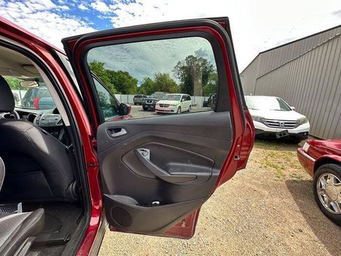 Used 2017 Ford Escape SE AWD/4WD image 30