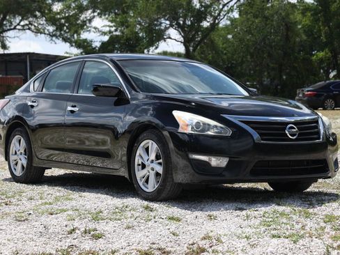 Used 2014 Nissan Altima 2.5 SV FWD image 15