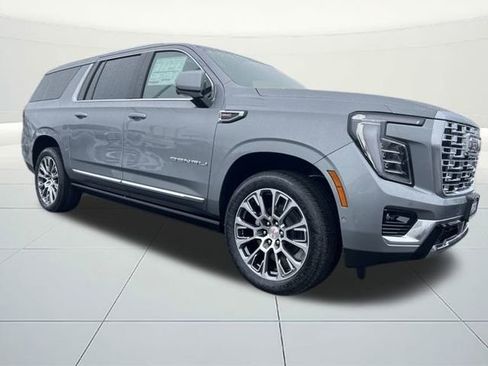 New 2026 GMC Yukon XL Denali w/ Denali Reserve Package image 7