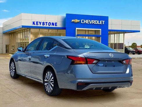 Used 2025 Nissan Altima 2.5 SV FWD image 5