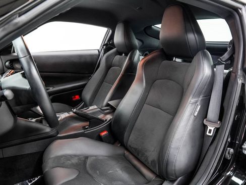 Used 2024 Nissan Z Performance w/ Floor Mat Package RWD image 15