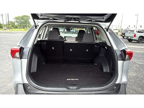 Certified 2020 Toyota RAV4 XLE w/ XLE Grade Weather Package AWD/4WD image 7