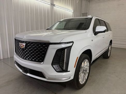 Certified 2026 Cadillac Escalade Luxury w/ LPO, Floor Liner Package RWD image 3