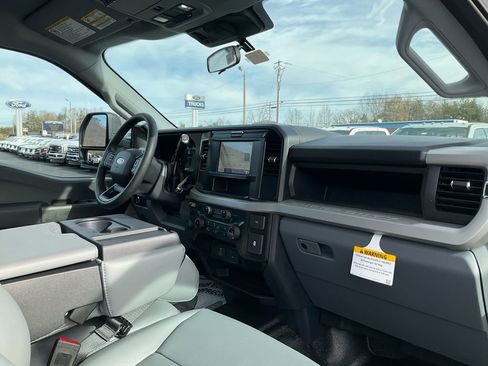 New 2026 Ford F250 XL w/ XL Chrome Package image 11