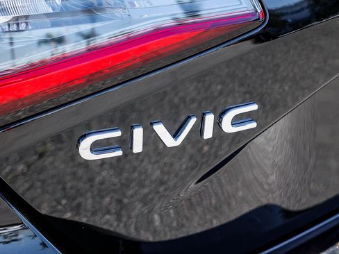 Used 2024 Honda Civic EX-L image 9