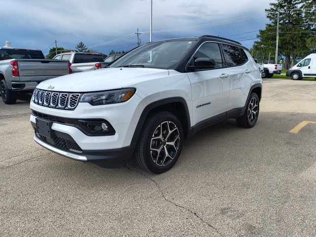 Used 2025 Jeep Compass Limited AWD/4WD image 2