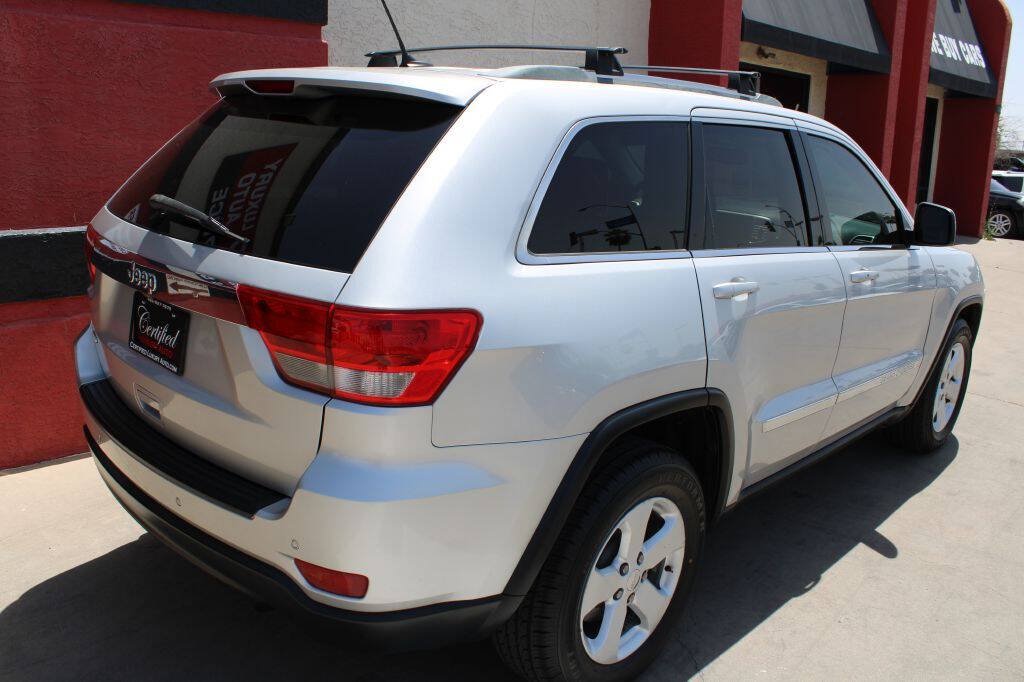 Used 2012 Jeep Grand Cherokee Laredo RWD image 7