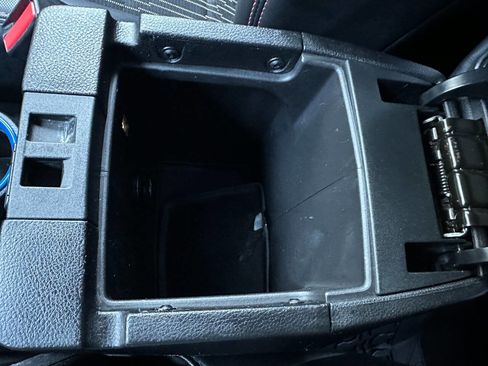 Used 2012 Jeep Wrangler Unlimited Sahara image 39