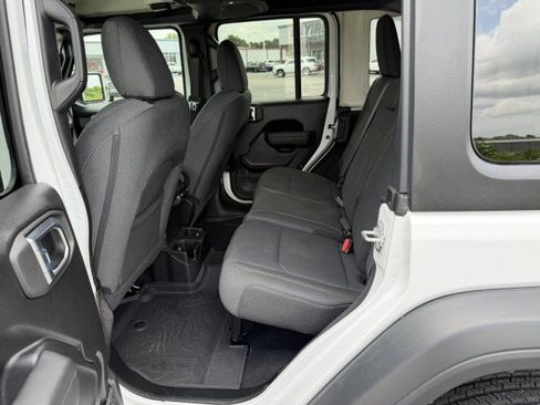 Used 2026 Jeep Wrangler Unlimited Sport AWD/4WD image 13