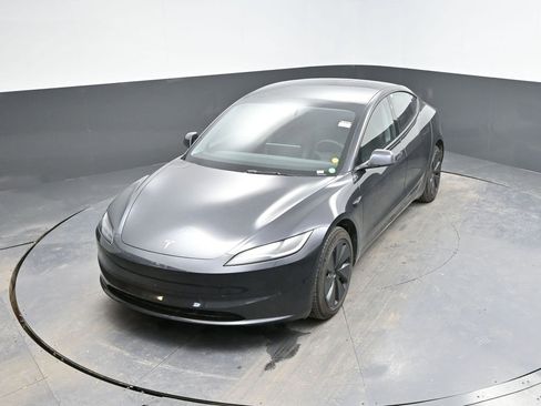 Used 2025 Tesla Model 3 Long Range image 22