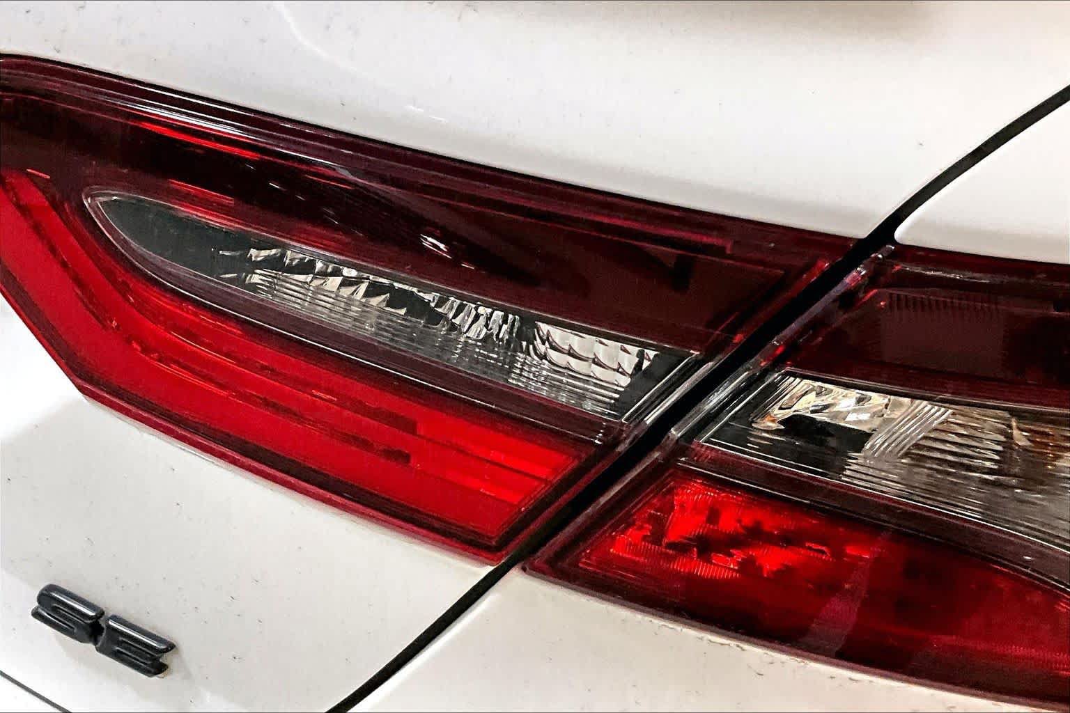 Used 2023 Toyota Camry SE FWD image 27