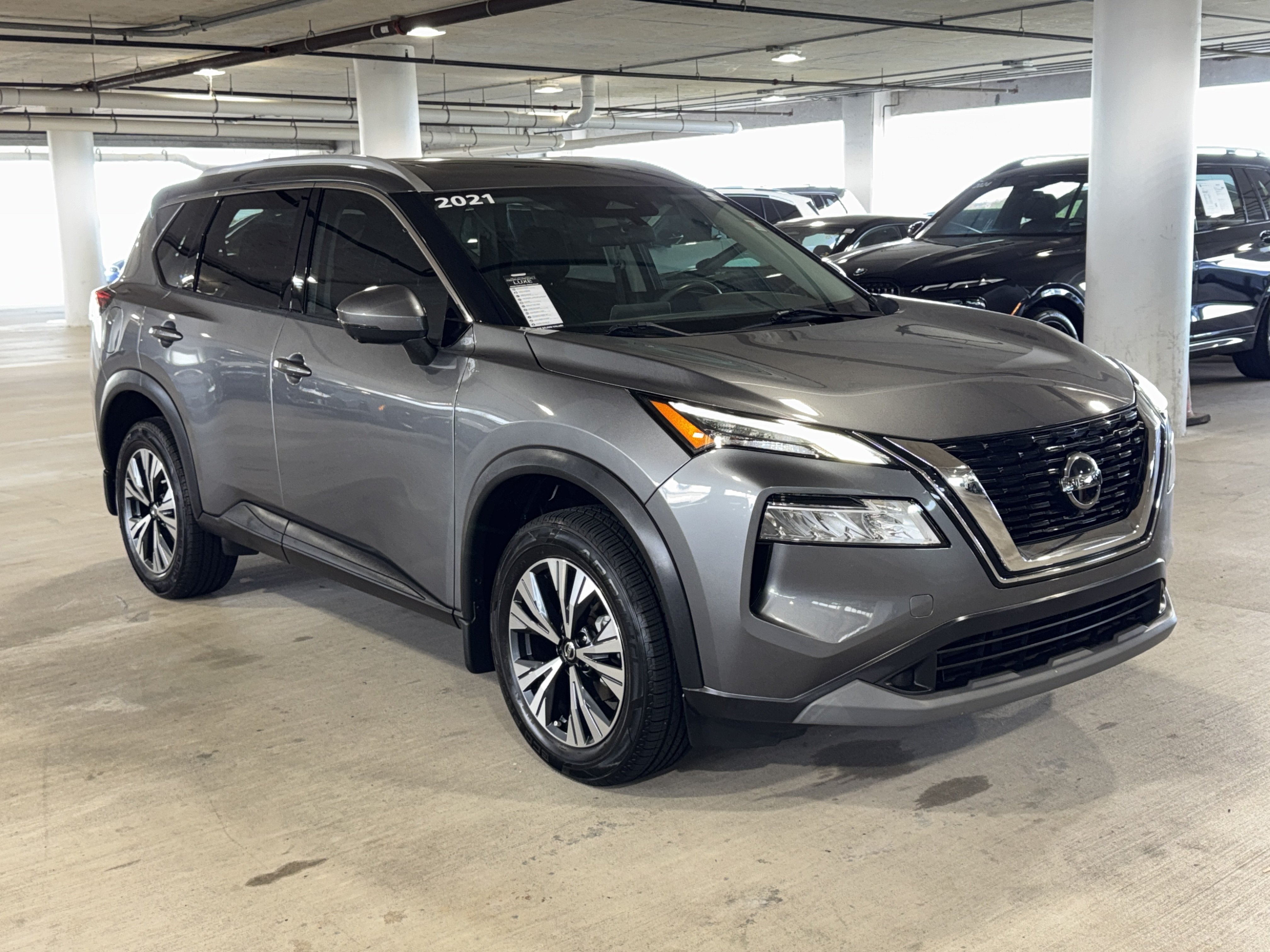 Used 2021 Nissan Rogue SV w/ Premium Package FWD image 2