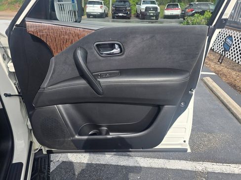 Used 2020 Nissan Armada SV w/ Driver Package AWD/4WD image 17