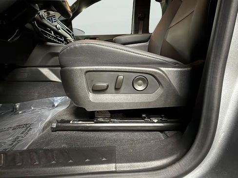 Used 2024 GMC Canyon Elevation w/ Elevation Premium Package image 20