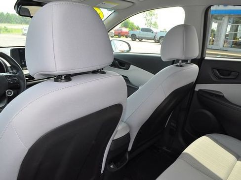 Used 2023 Hyundai Kona SEL AWD/4WD image 14