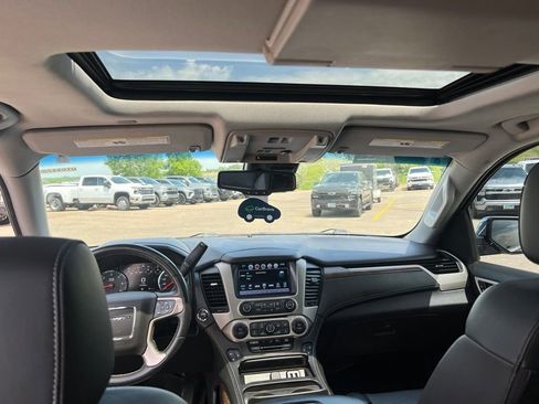 Used 2019 GMC Yukon Denali w/ Denali Ultimate Black Edition AWD/4WD image 27