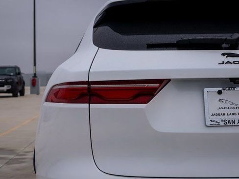 Used 2025 Jaguar F-PACE R-Dynamic S image 6