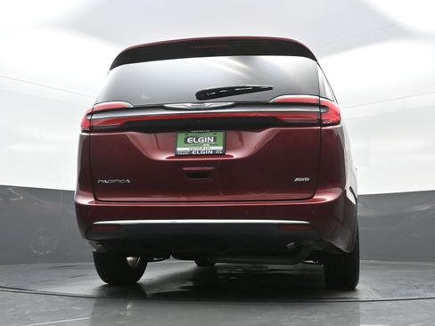 Used 2022 Chrysler Pacifica Touring-L AWD/4WD image 32