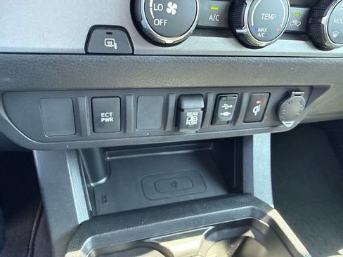Used 2019 Toyota Tacoma TRD Sport RWD image 26