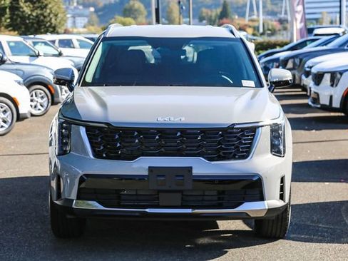 New 2025 Kia Sorento S image 3