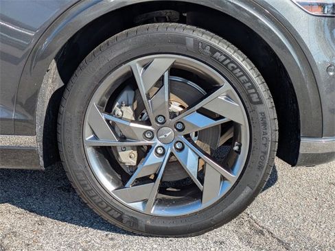 Used 2023 Genesis Electrified GV70 Advanced image 11