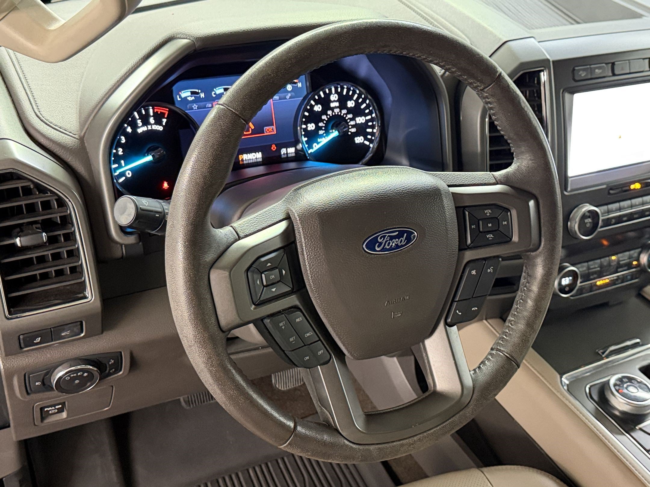 Used 2020 Ford Expedition XLT w/ Equipment Group 202A AWD/4WD image 11